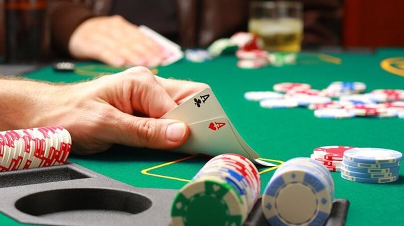 Sử dụng Bluff trong Poker đem đến những lợi ích gì?